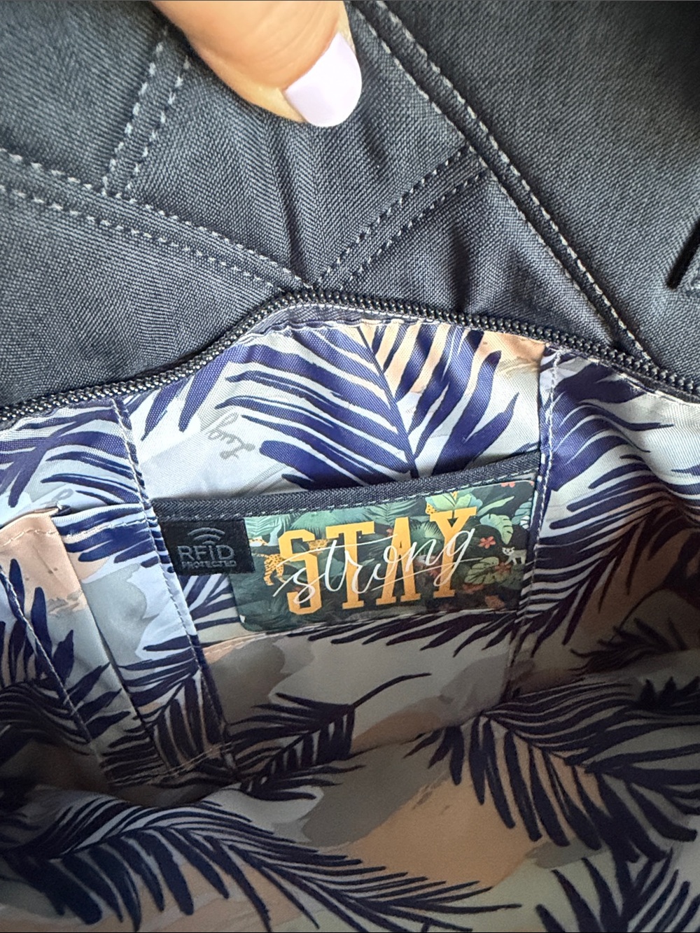 lug Skyliner Navy Blue Quilted Carry On Medium Tote Bag NWOT - Picture 6 of 13